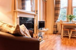 Гостиница 1 Bedroom Apartment in Central Edinburgh Sleeps 2  Эдинбург